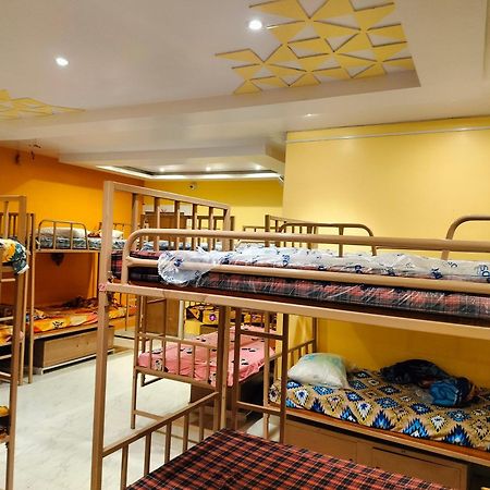 Хостел Sri Durga Jatri Nibasa Brahmapur Экстерьер фото
