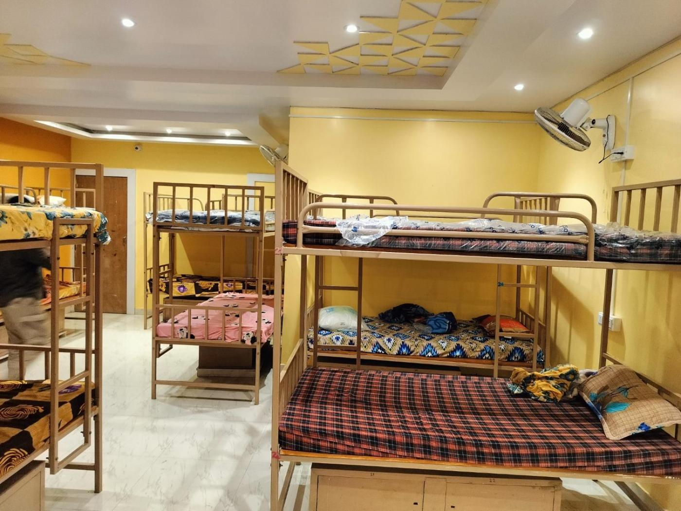 Хостел Sri Durga Jatri Nibasa Brahmapur Экстерьер фото