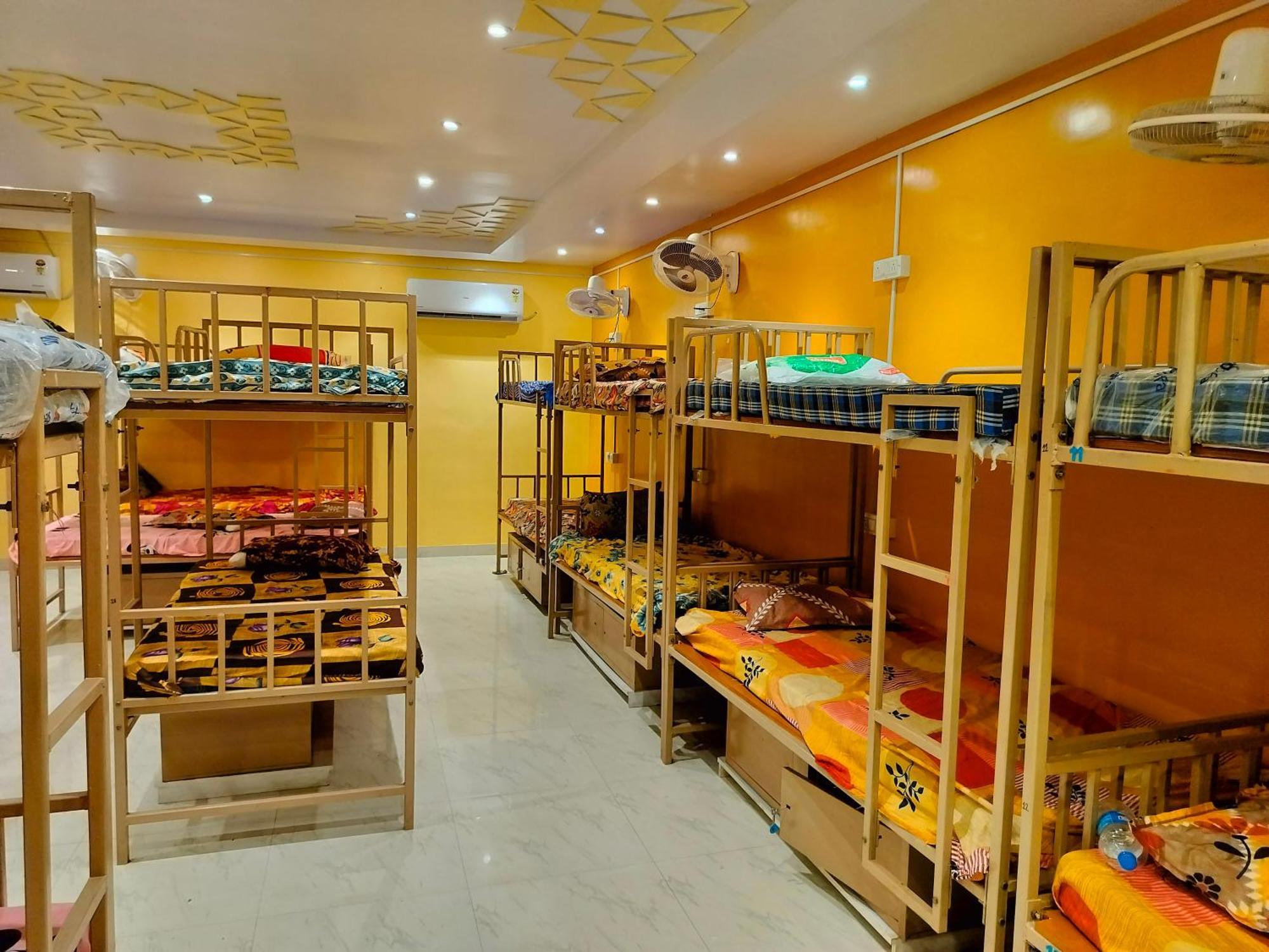 Хостел Sri Durga Jatri Nibasa Brahmapur Экстерьер фото